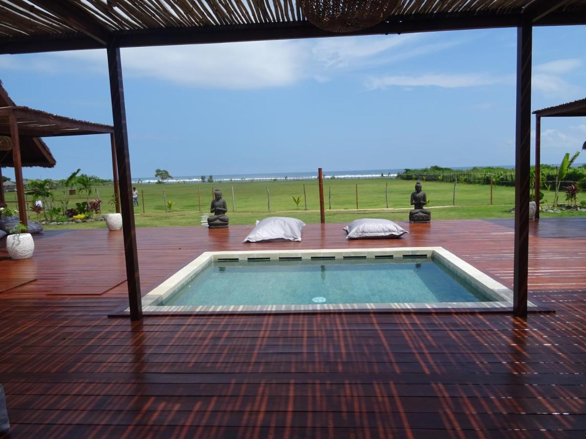 Naia Villas And Bungalows Sumbawa Sekongkang Buitenkant foto